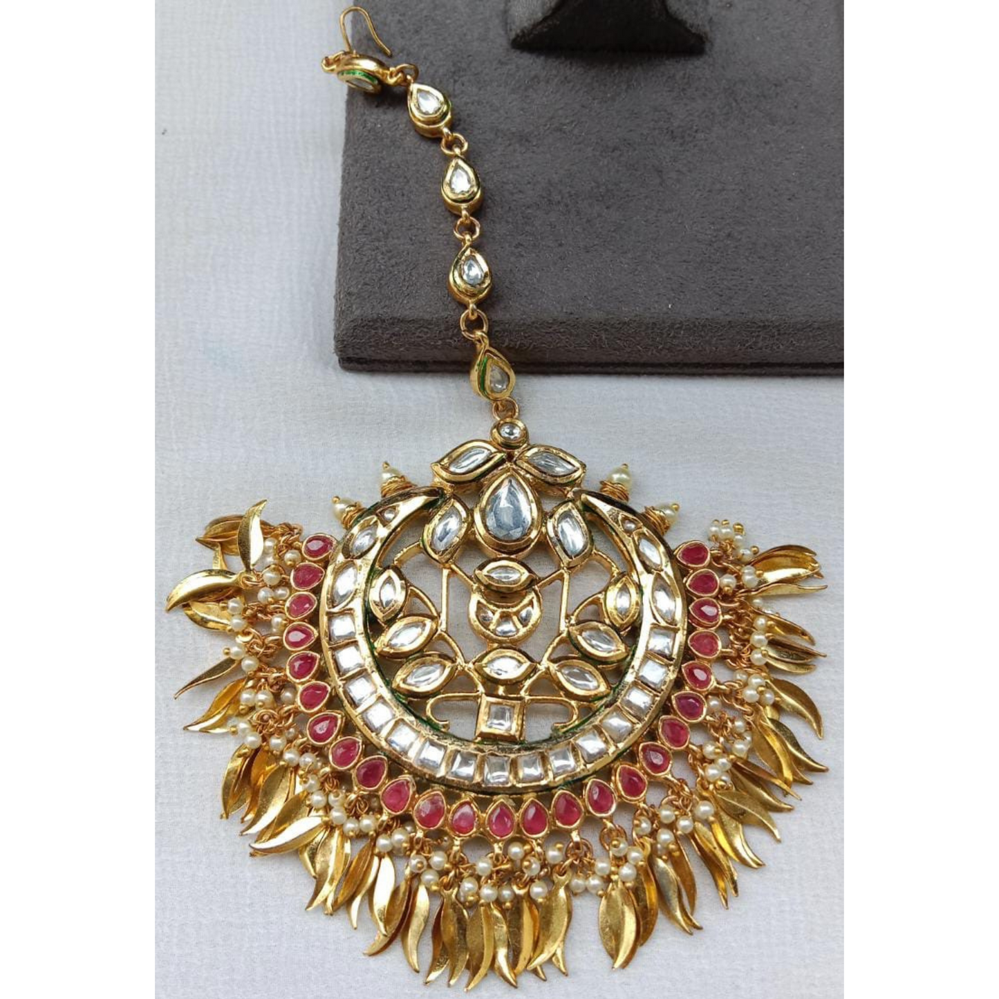 Gold-plated Kundan Maang Tikka