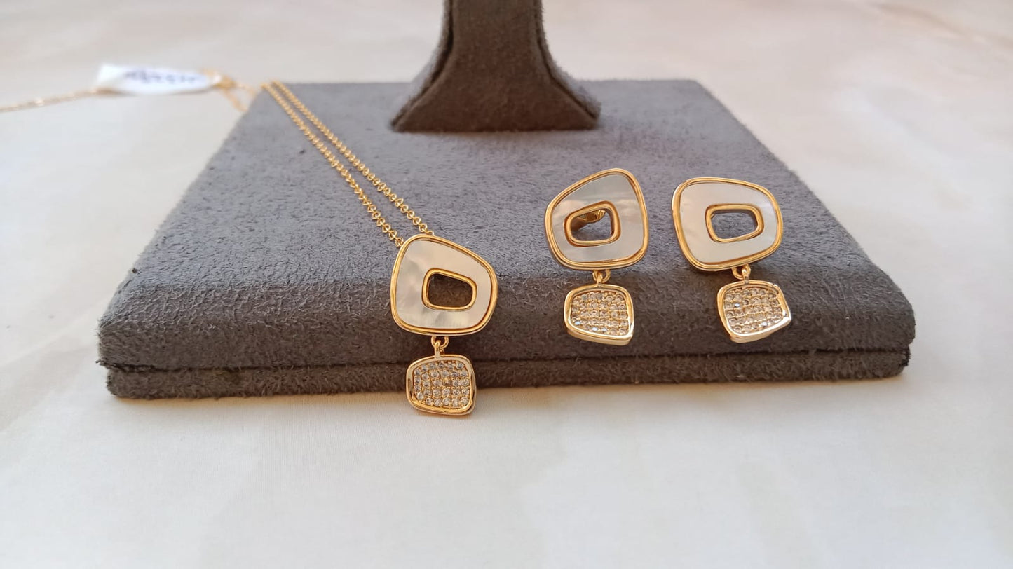 Mother of Pearl (MOP) Pendant Set | Rodium Plated