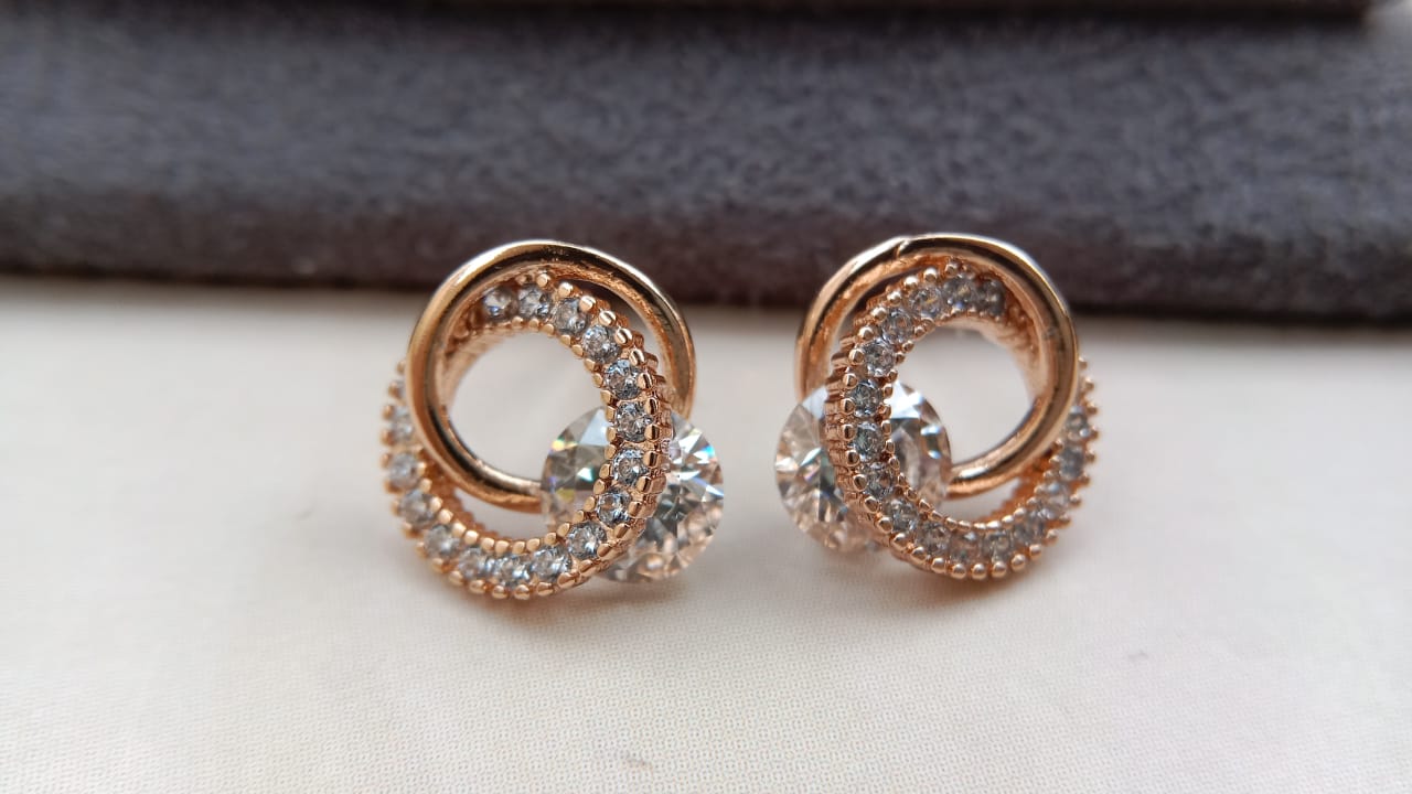 Casual wear Studs