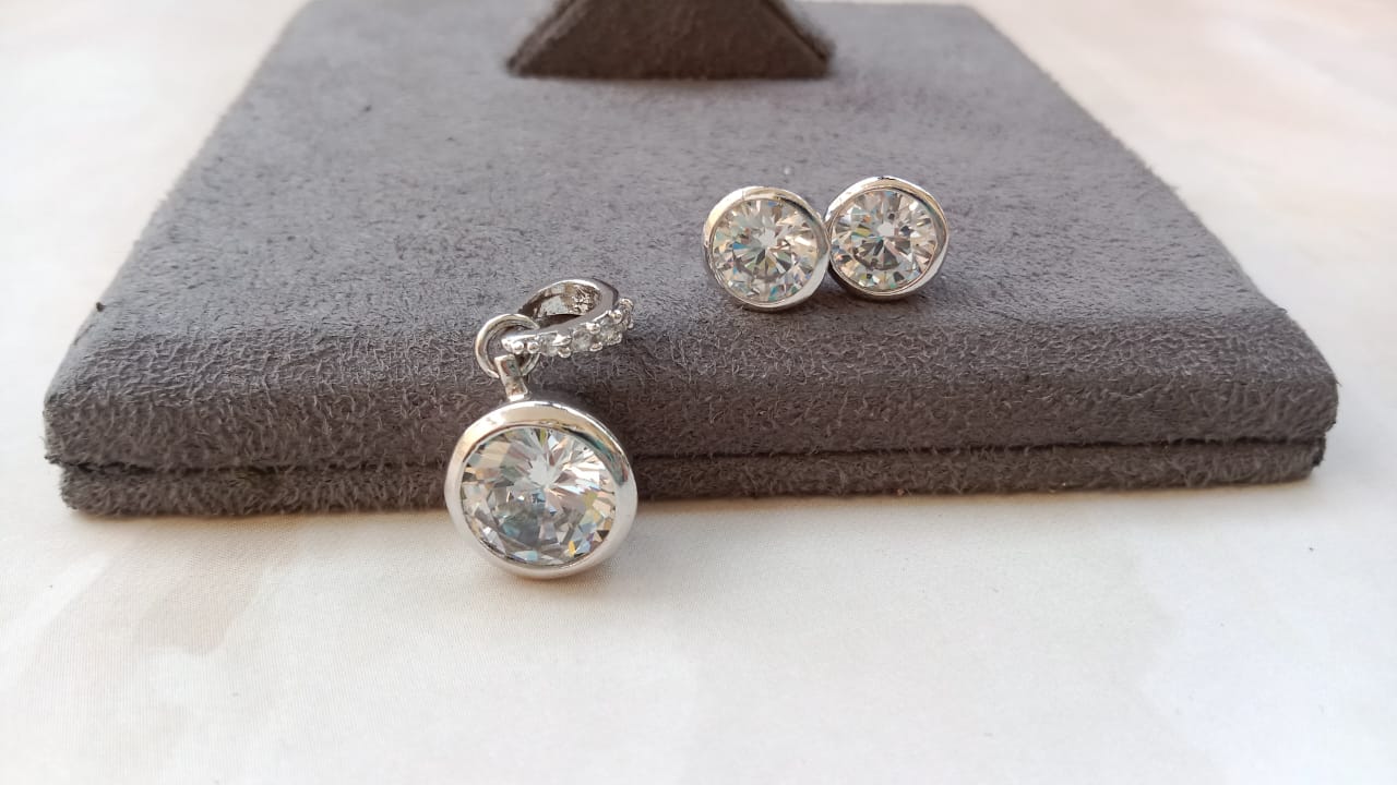 Solitaire Pendent set