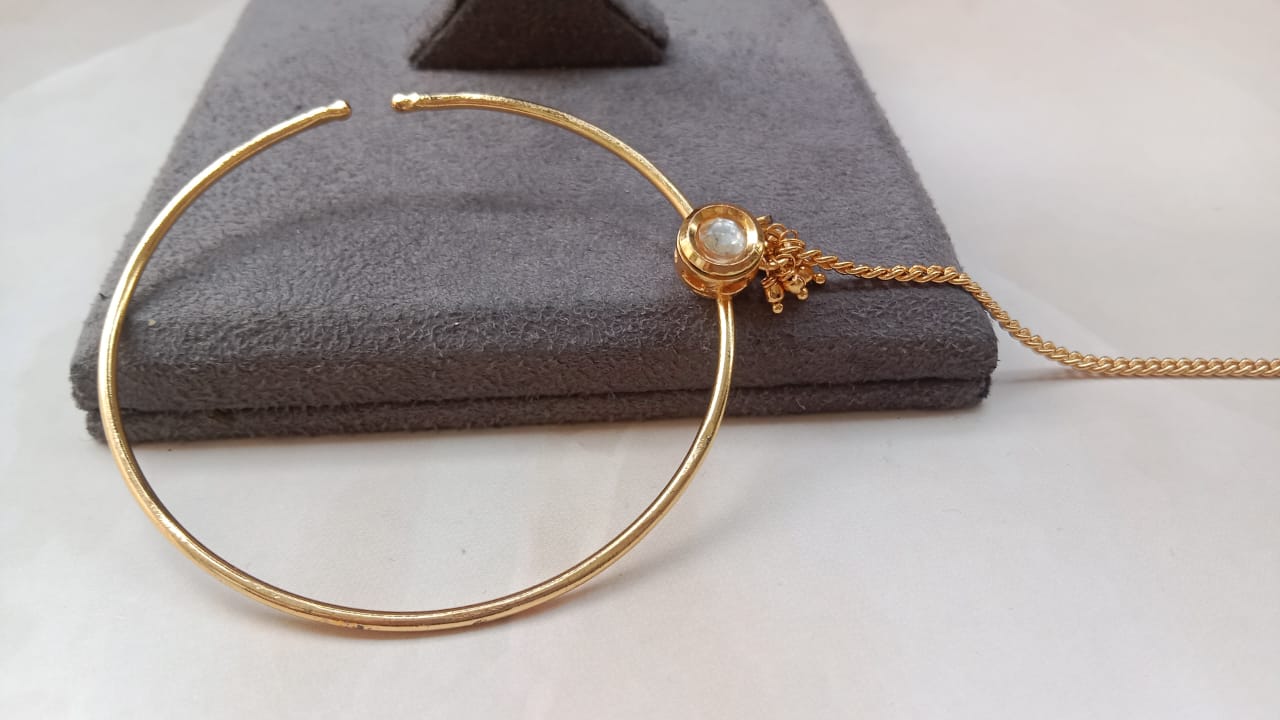 Minimal Gold-Plated Nath with Single Kundan Stone & Chain