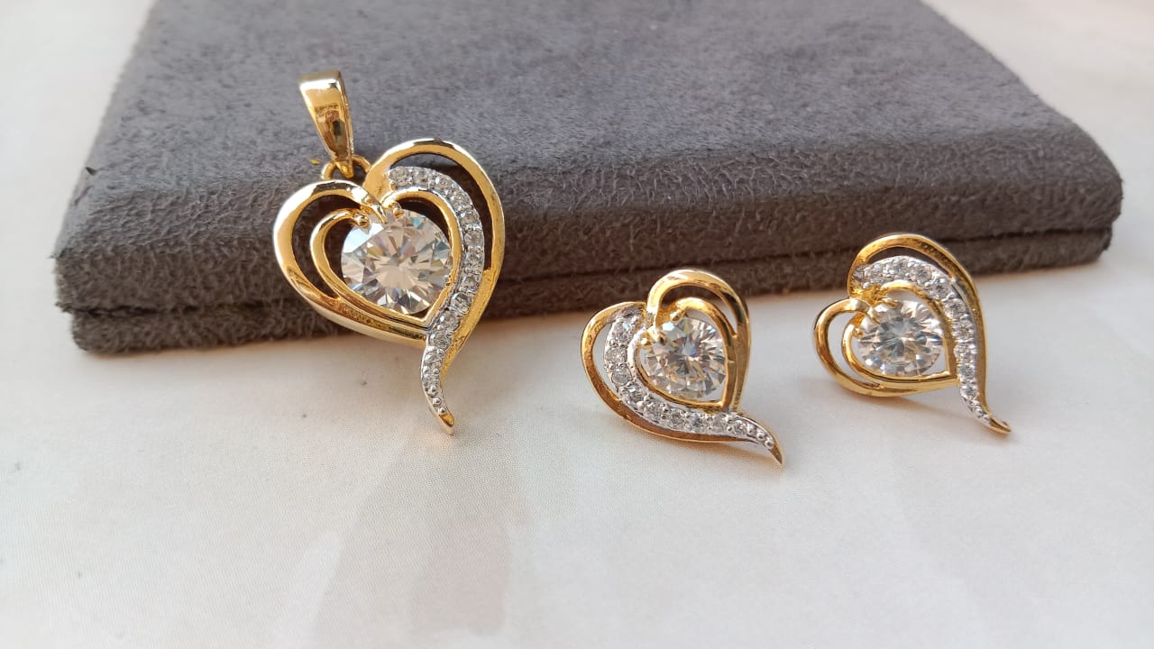 Pendent set