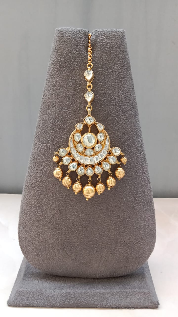 Gold-plated Kundan Maang Tikka
