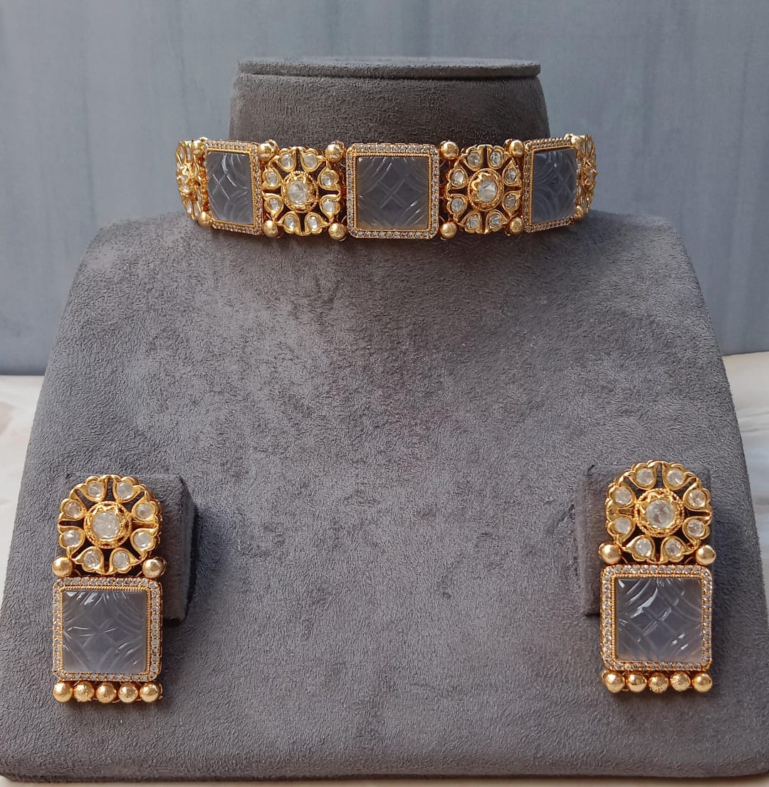 Royal Grey Carved Stone Kundan Choker Set