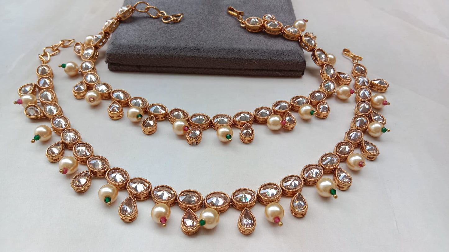 Golden Pearl Payal – Classic Anklet with Lustrous Pearl Accents