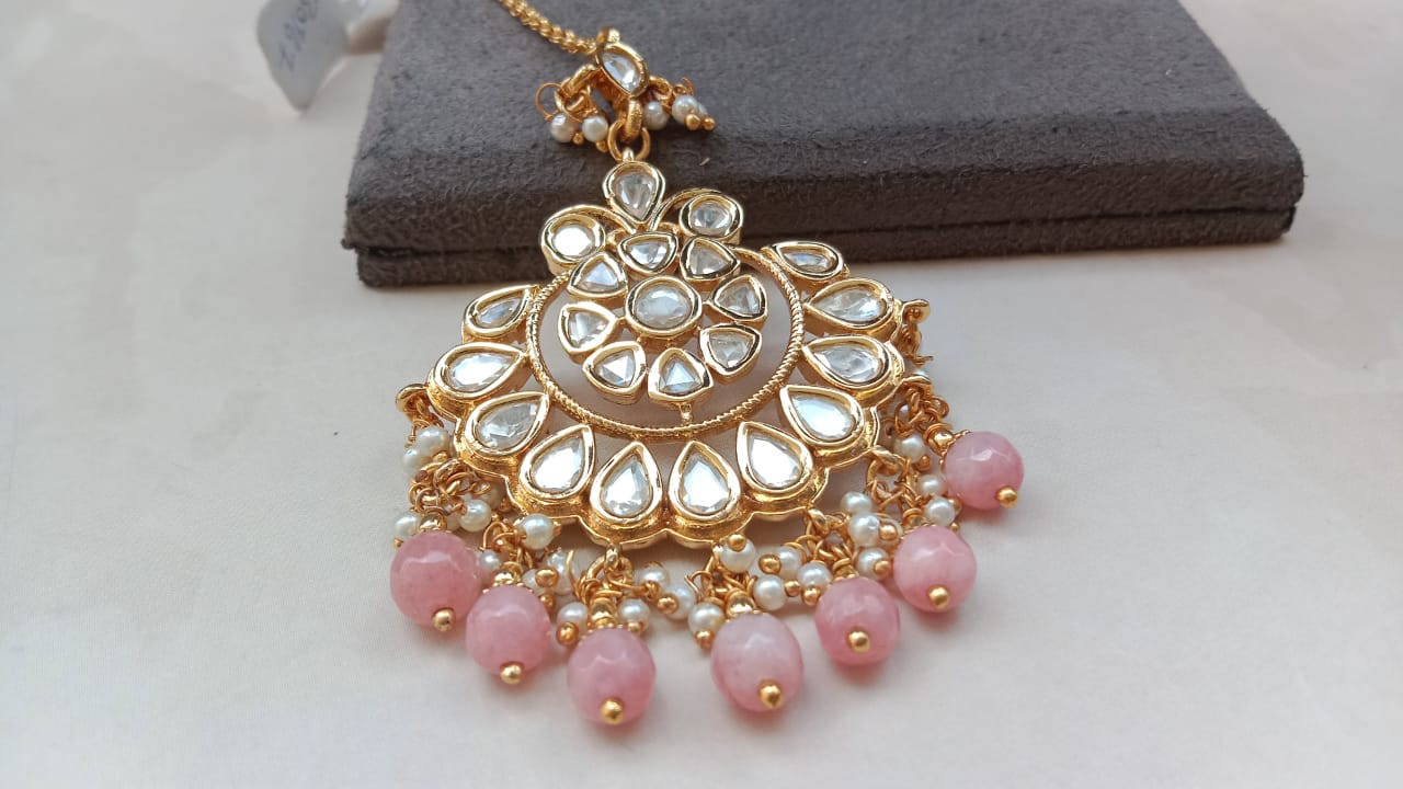 Gold-plated Pink Kundan Maang Tikka