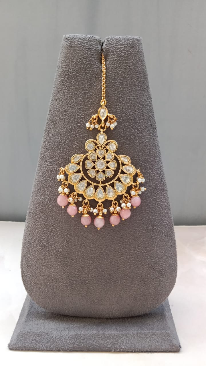 Gold-plated Pink Kundan Maang Tikka