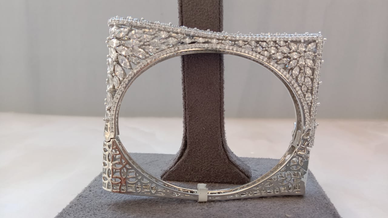 AD Openable Bracelet with Square Design and AD Stones