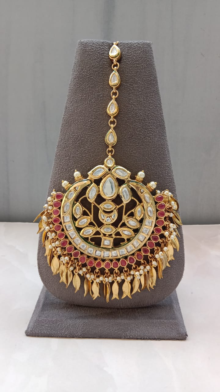Gold-plated Kundan Maang Tikka