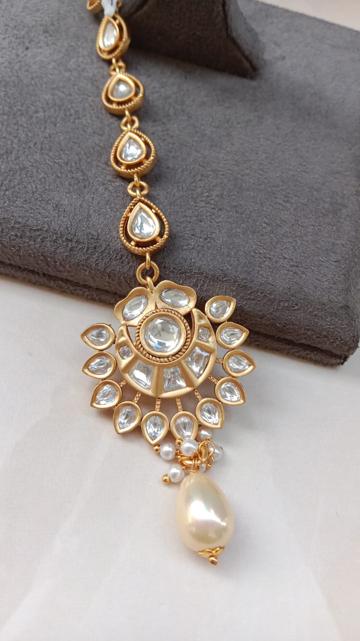 Gold-plated Maang Tikka