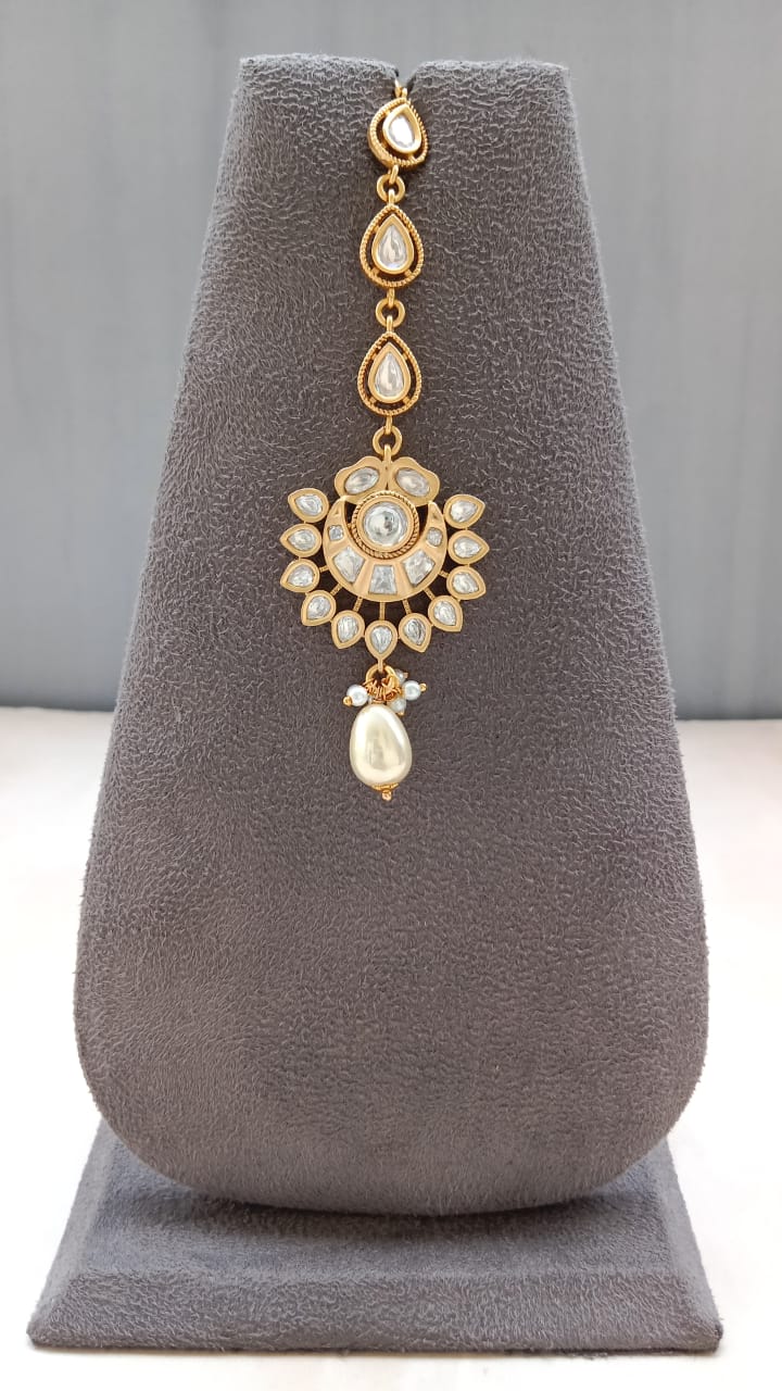 Gold-plated Maang Tikka