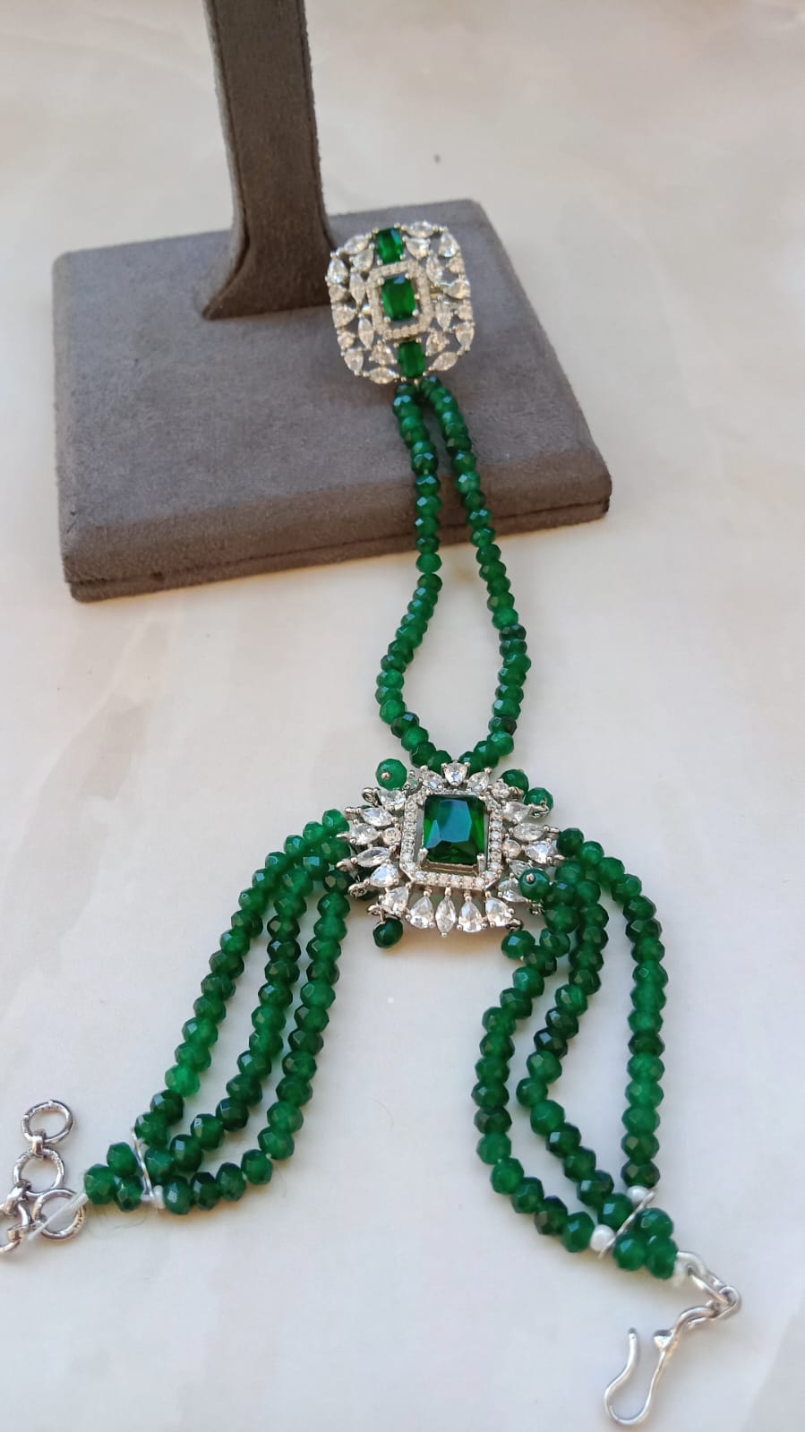Rhodium plated Emerald Haathphool