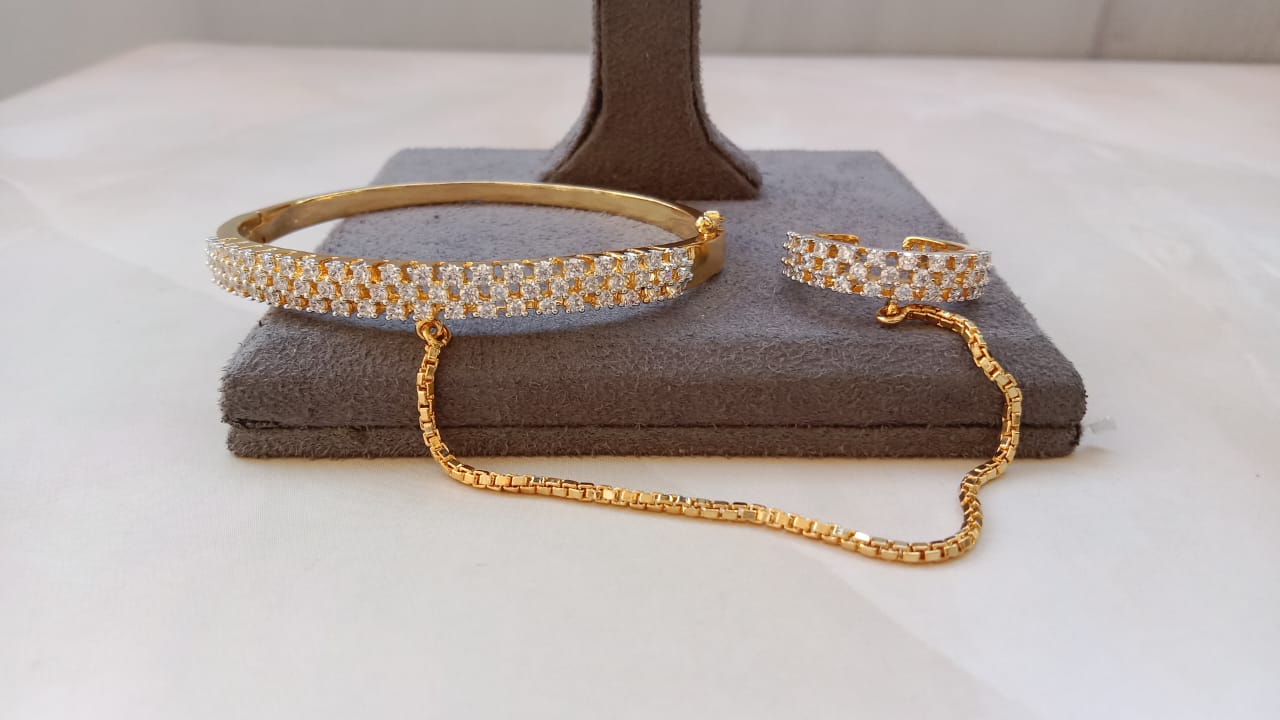 Gold Plated American Diamond Haathphool