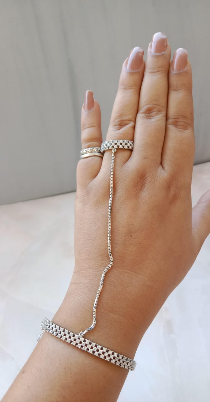 Rhodium Plated American Diamond Haathphool