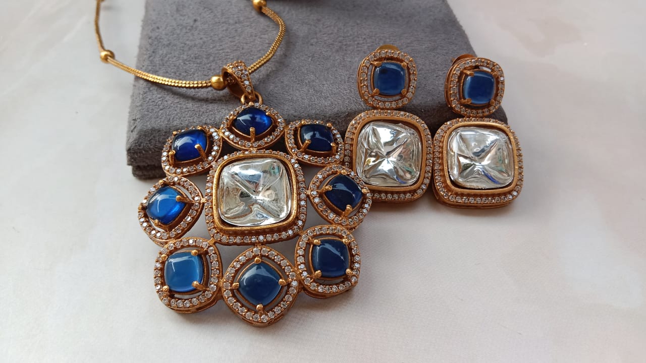 Sapphire Pendent Set
