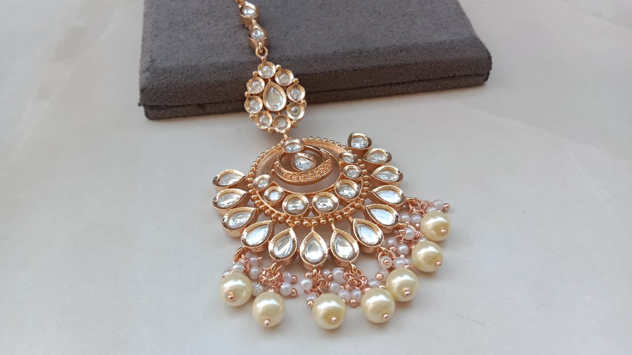 Gold plated Kundan Maang Tikka