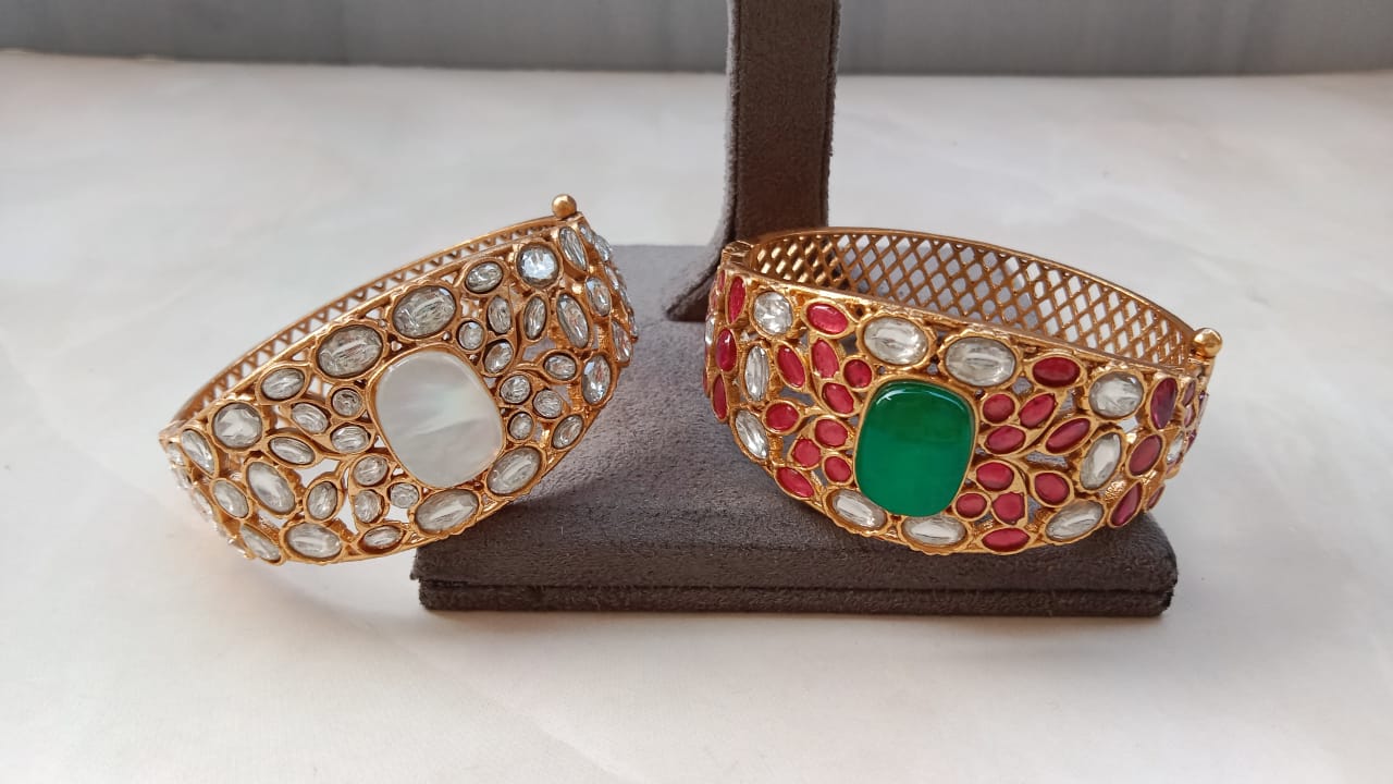 Kundan Bracelet with Golden Plating