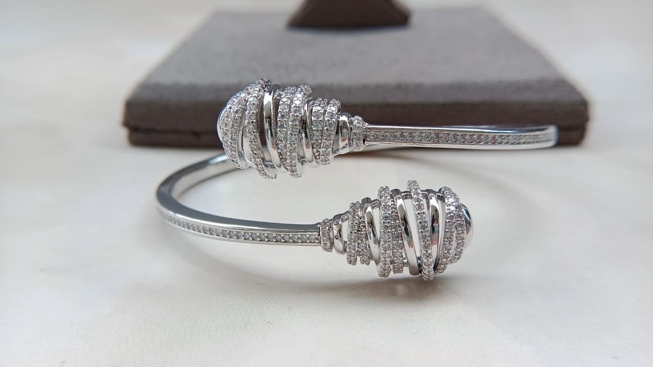 AD Spiral Cluster Adjustable Bracelet – Gold & Rhodium Plated