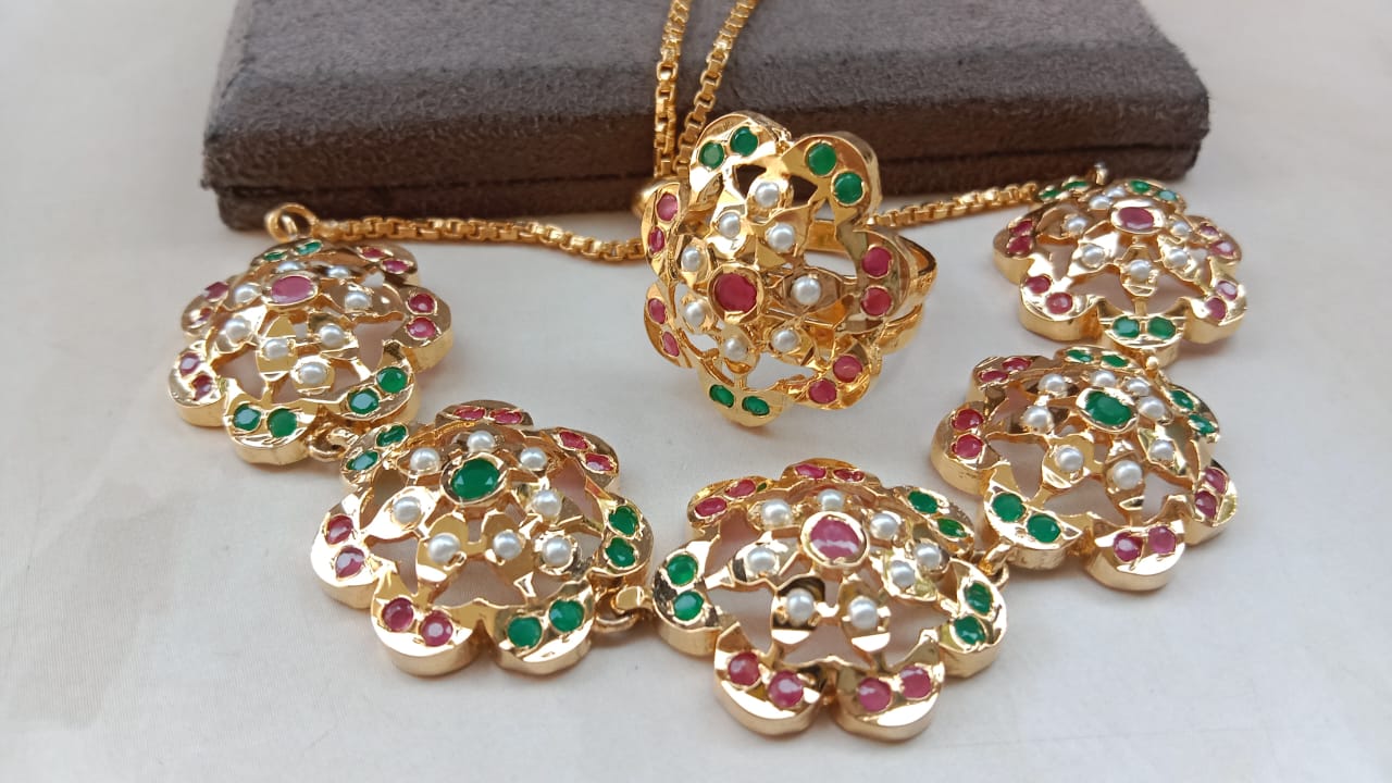 Jaadau Ring & Bracelet Combo – Golden Plated Floral Design