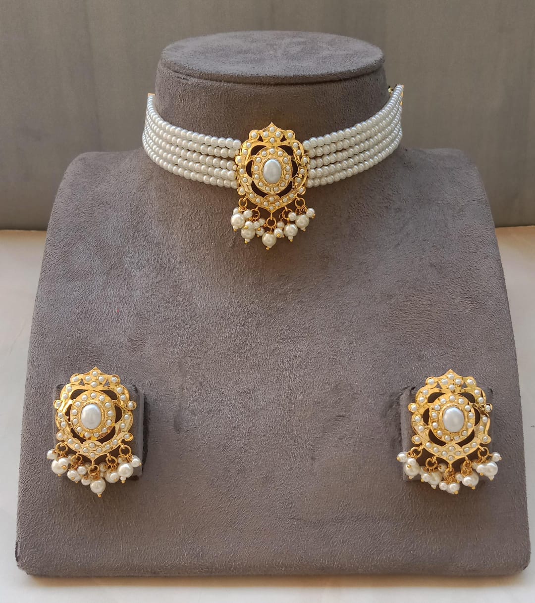 Royal Pearl-String Jadau Choker Set