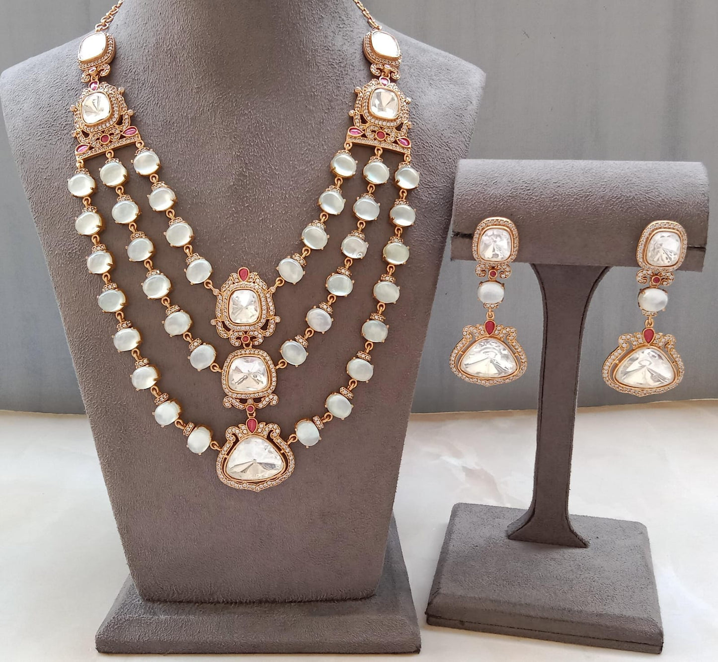 Polki Diamond Set with Ivory Stones