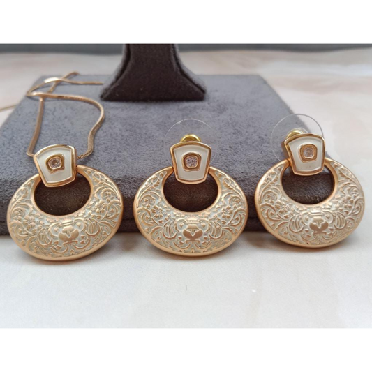 Gold-plated Pendant Set with Earrings