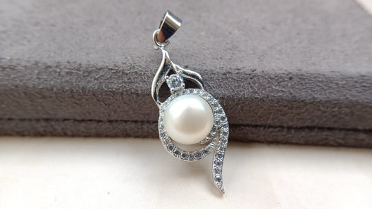 925 Pure Silver Pendent with pearl