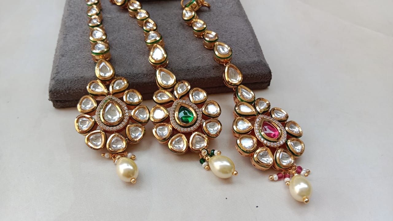 Golden Plated Tikka with Pearl Drop