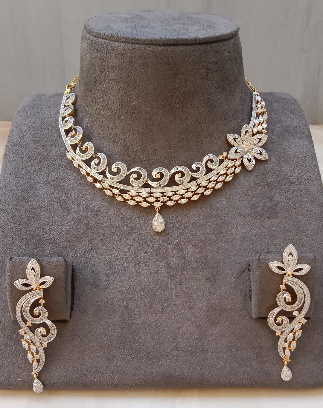 AD Necklace Set