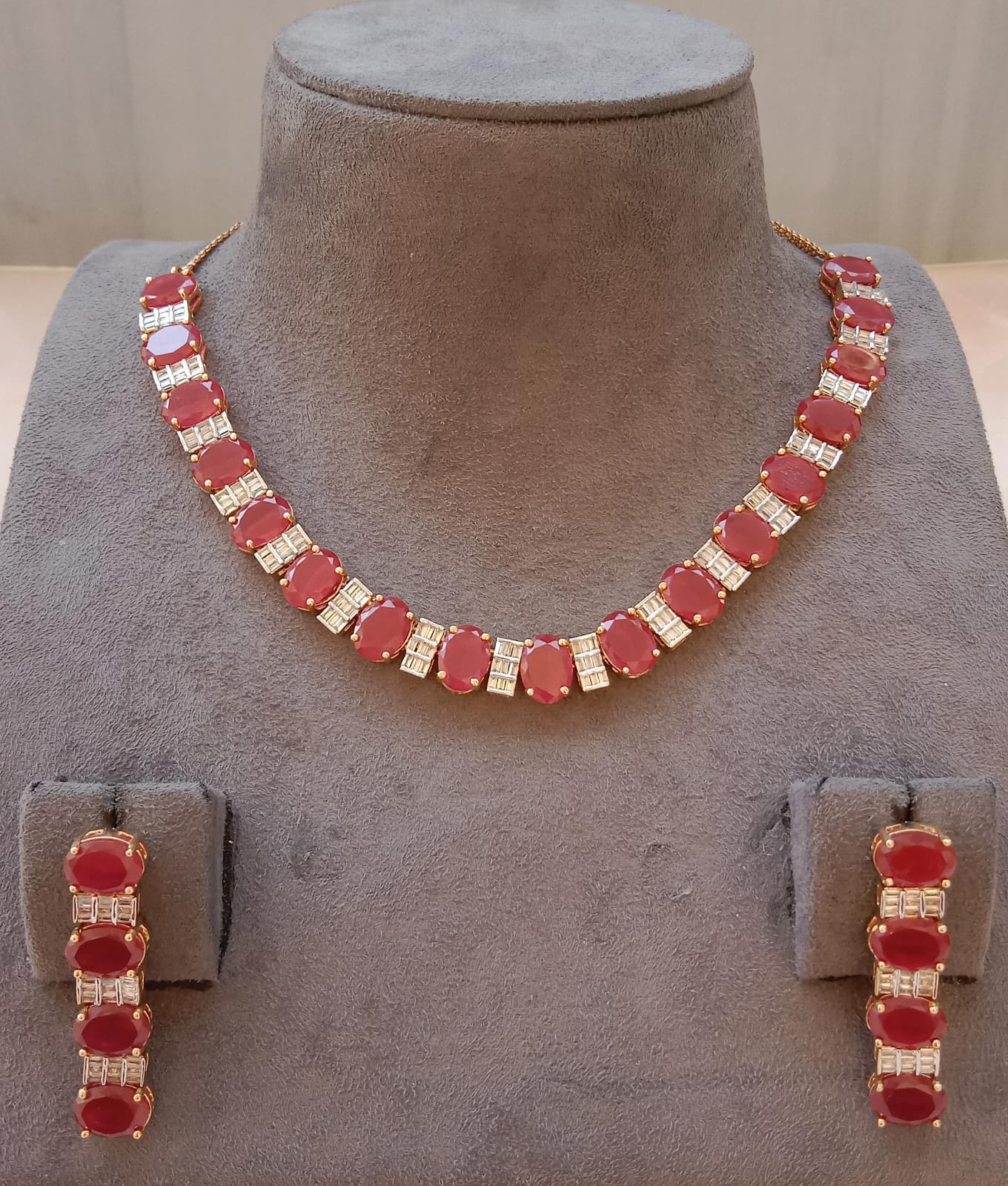 Ad Necklace Set