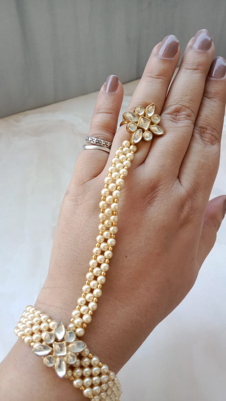 Pearl Kundan Haathphool