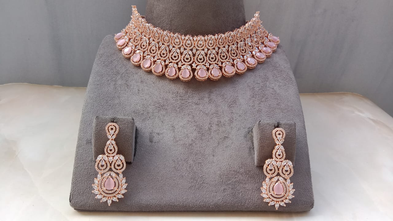 Rose plated Choker Set