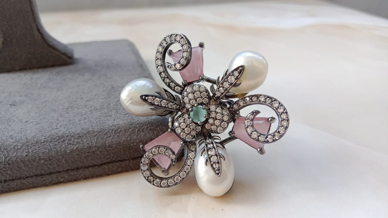 Classic Adjustable AD Ring with Rhodium Finish