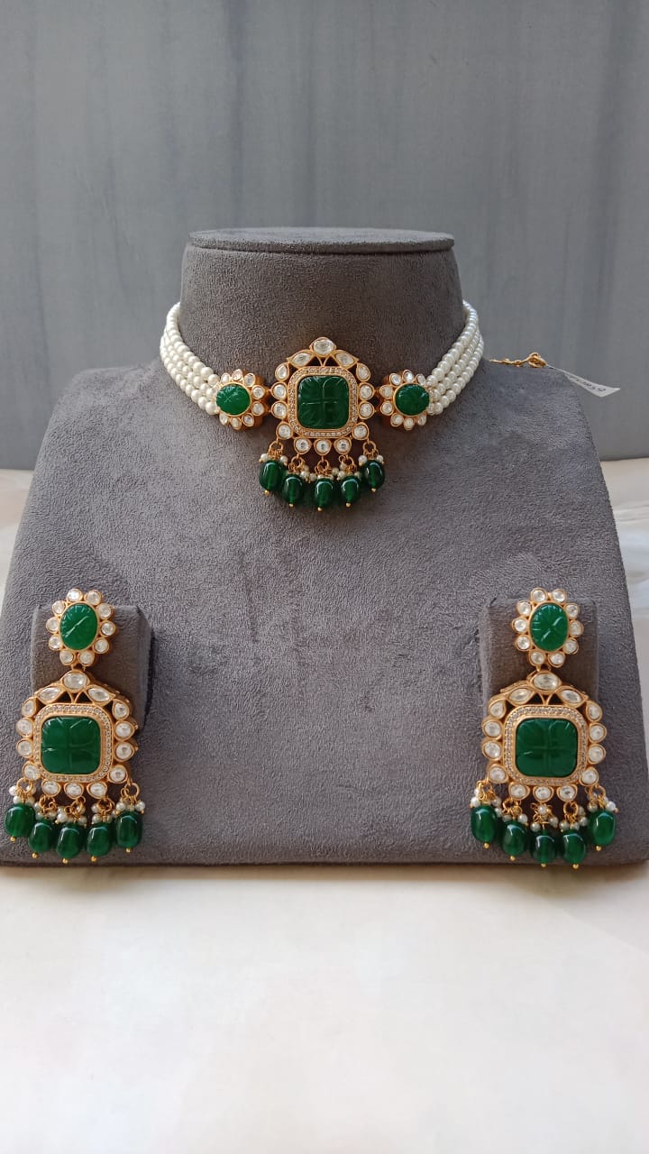 Emerald Green Carved Stone Kundan Pearl Choker Set