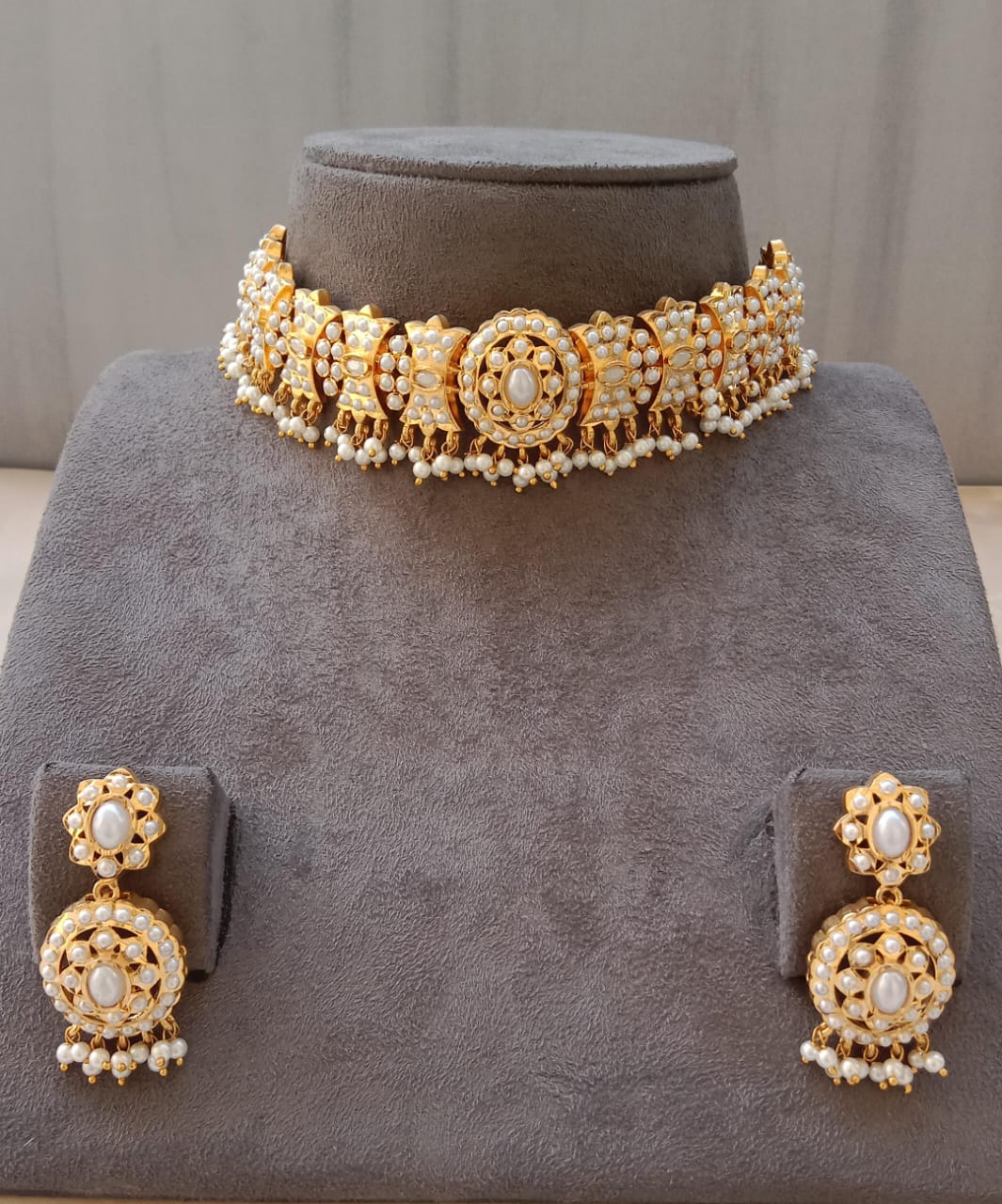 Grand Oval Jadau Choker Set with Pearl Drops