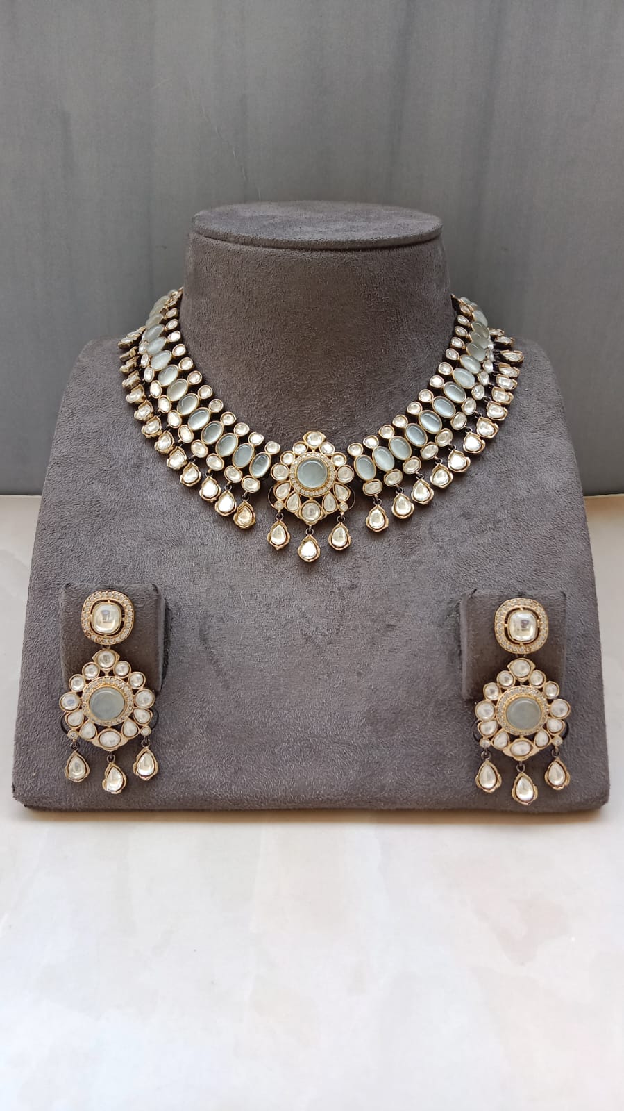 Grey Polki Necklace Set