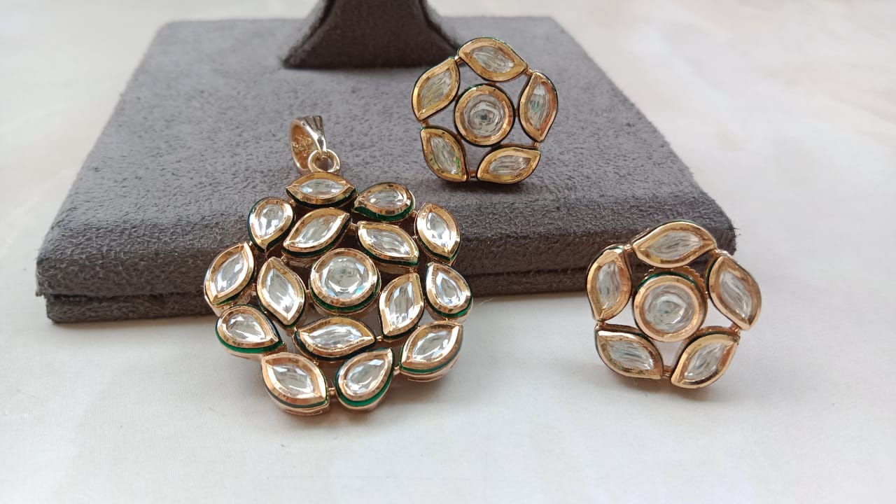 Kundan Pendent set