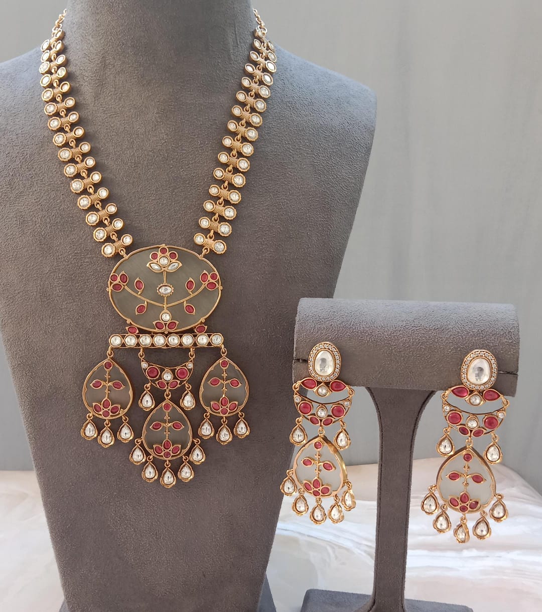 Gold plated Designer Kundan Set