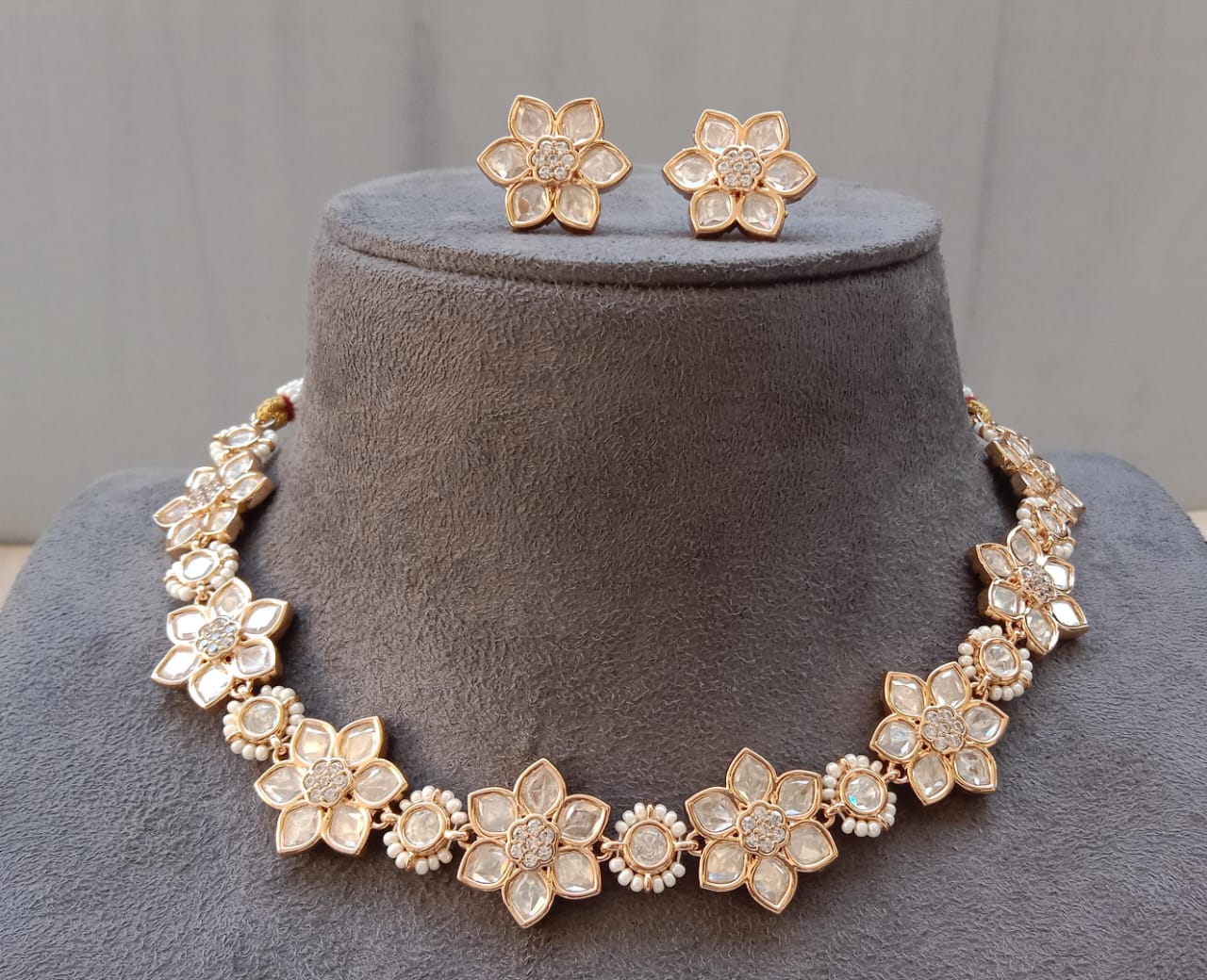 Floral Necklace Set