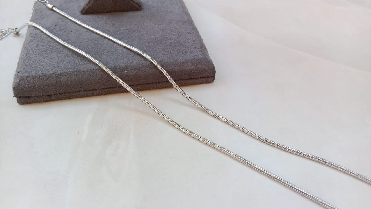 Classic Silver-Tone Minimalistic Chain Anklet