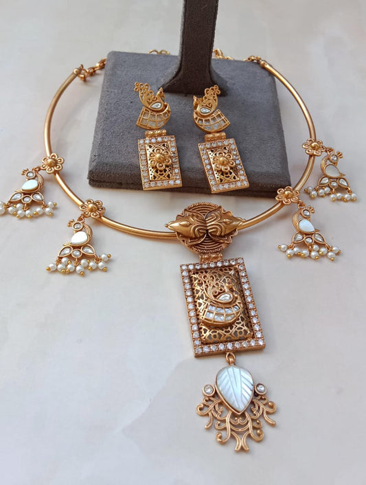Antique Peacock Pendant Choker Set with Pearl Detailing