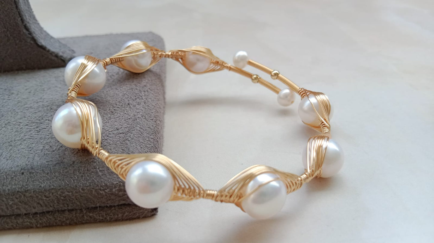 Stylish Pearl Bracelet