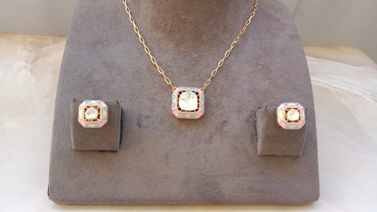 Moissanite pendent set