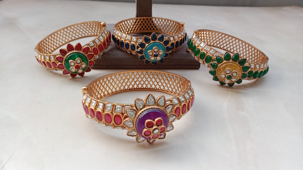 Gold-Plated Kundan Floral Openable Bracelet