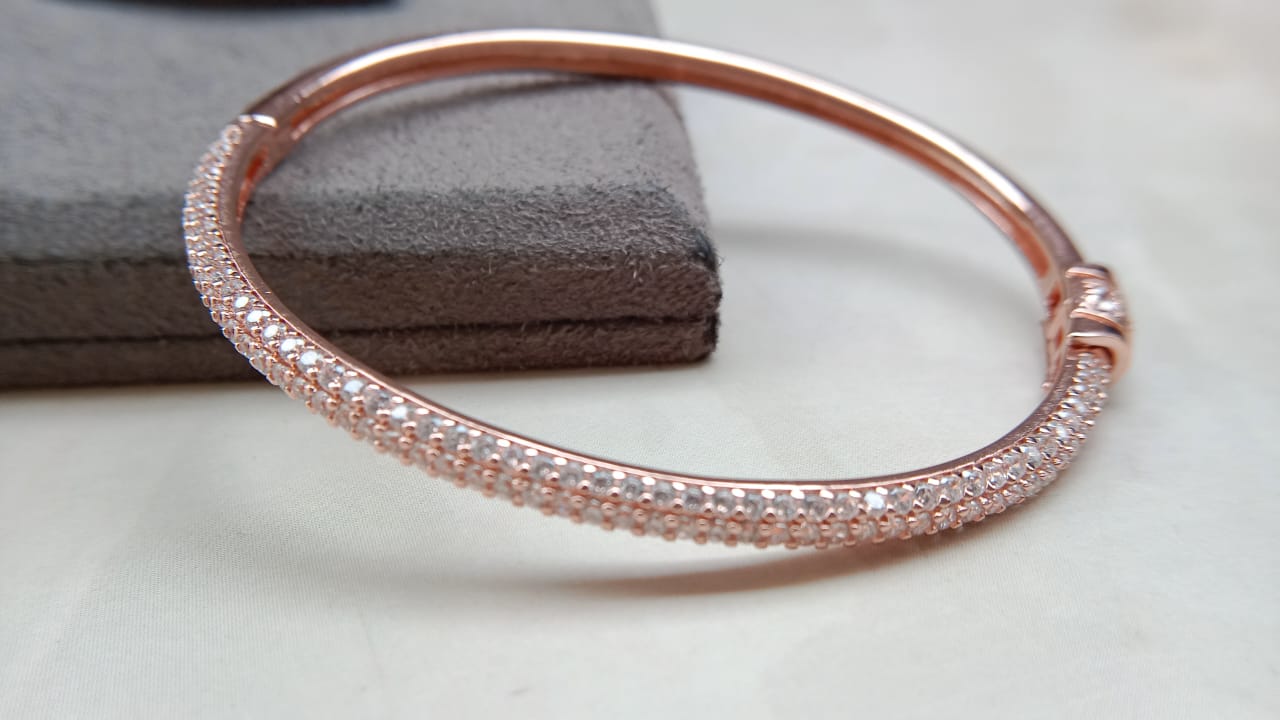 Delicate Openable AD Bracelet