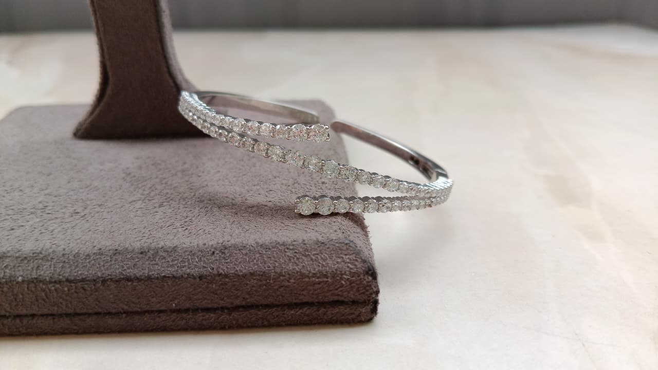 AD Bracelet with Adjustable Size – Rodium Plated