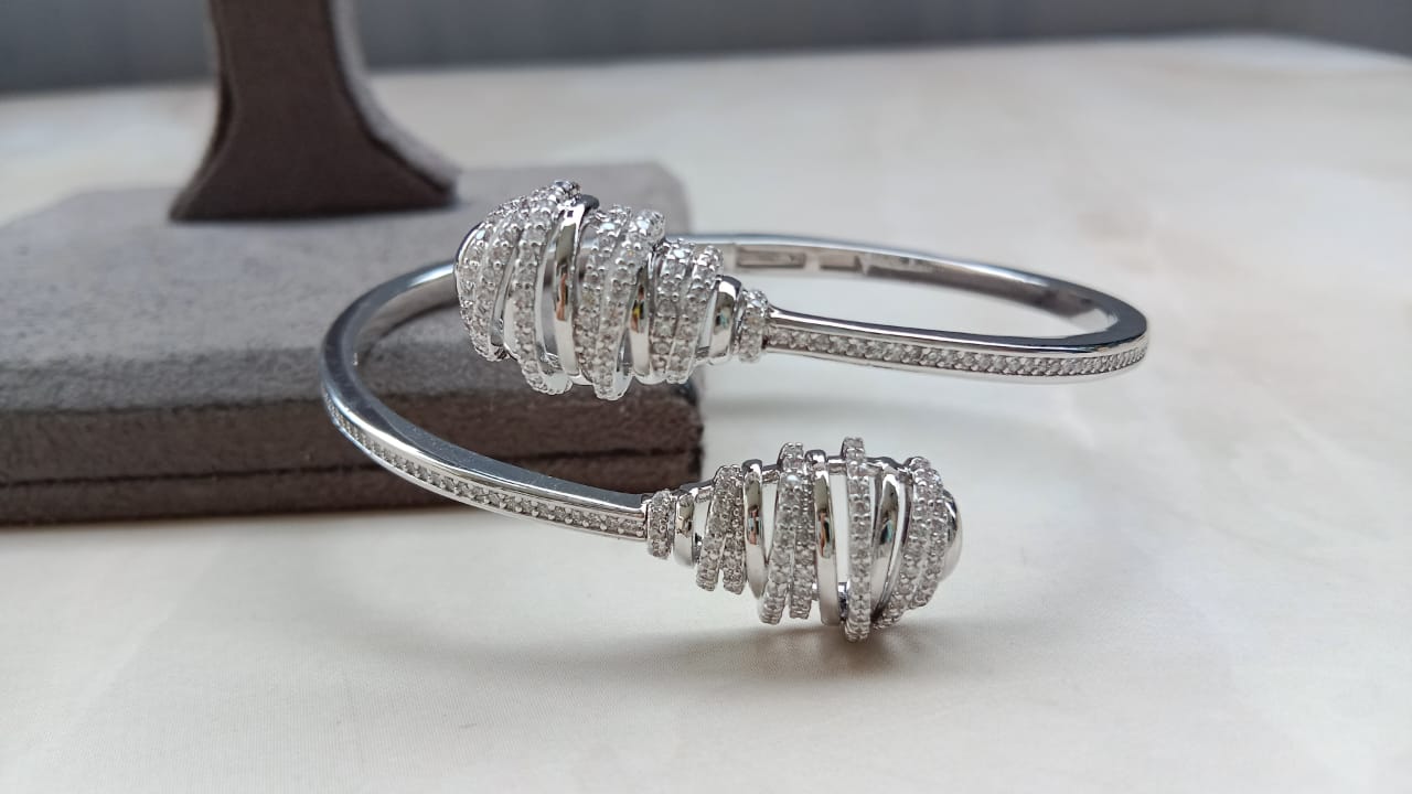 AD Spiral Cluster Adjustable Bracelet – Gold & Rhodium Plated