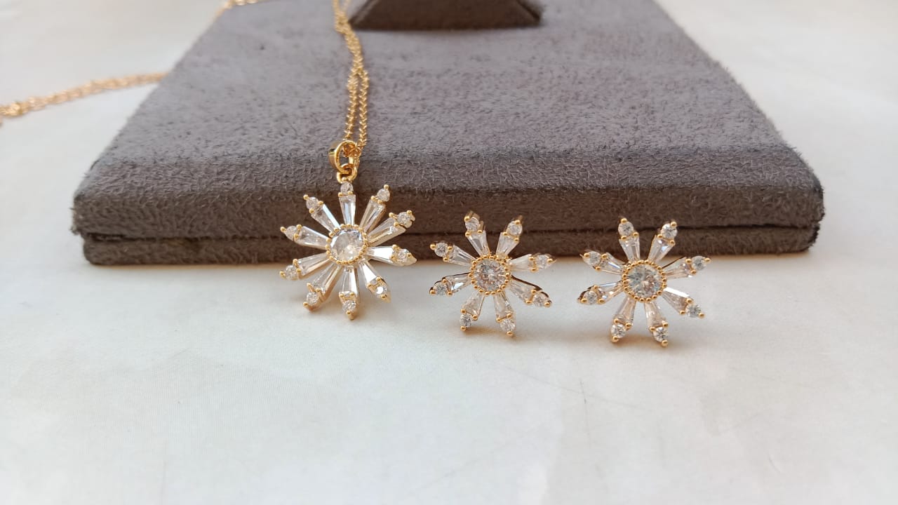 Radiant Starburst AD Pendant & Earrings Set