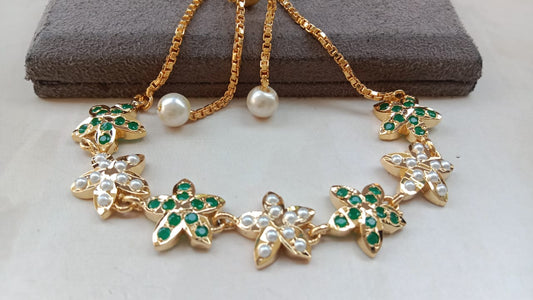 Jaadau Adjustable Floral Bracelet