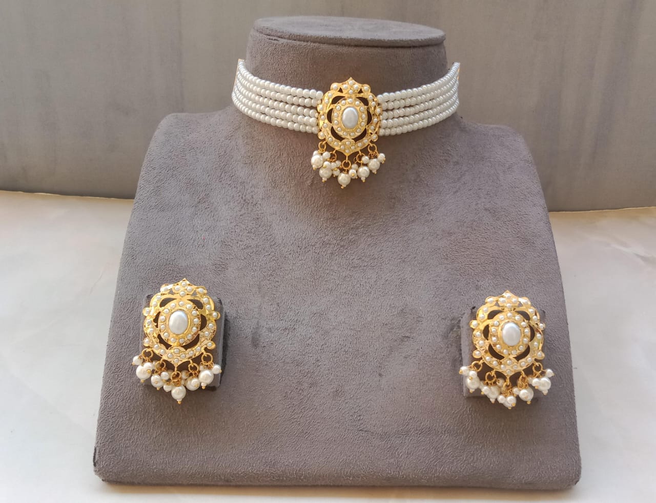 Royal Pearl-String Jadau Choker Set